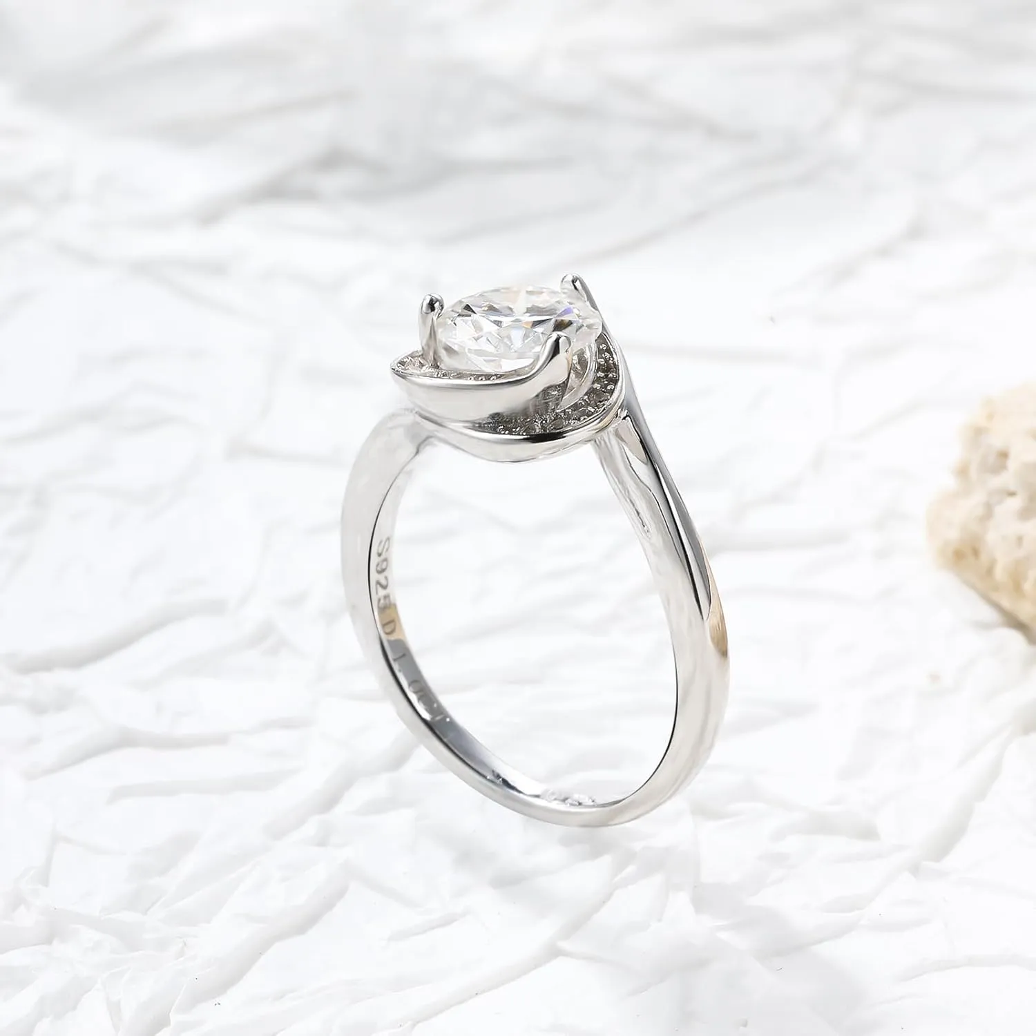 1 CT 2CT Moissanite Enagaement Ring for Women, White Gold Plated 925 Sterling Silver Moissanite Rings, Promise Rings Wedding Band Rings for Women Size 5-10