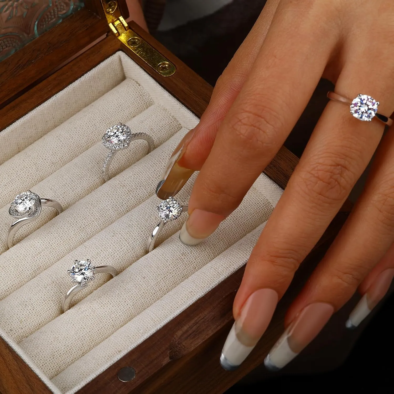 1 CT 2CT Moissanite Enagaement Ring for Women, White Gold Plated 925 Sterling Silver Moissanite Rings, Promise Rings Wedding Band Rings for Women Size 5-10
