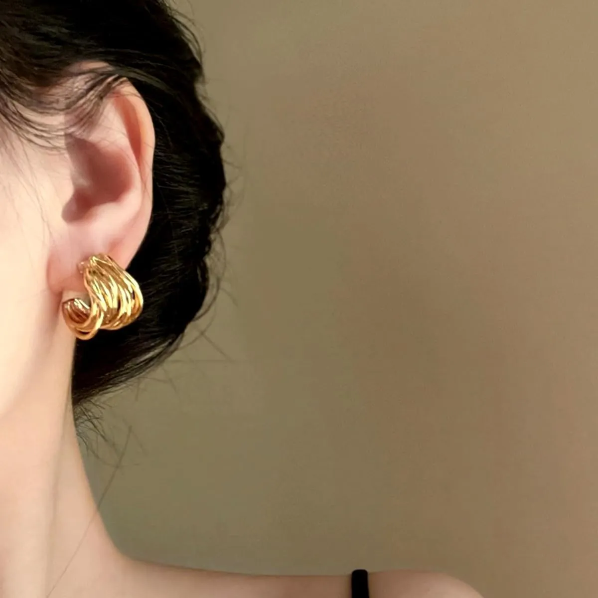 14K Gold Plated Chunky Hoop Earrings for Women,Dainty Trendy Multi-Layered Metal Irregular Earrings Wedding Party Prom Jewelry Statement Earring