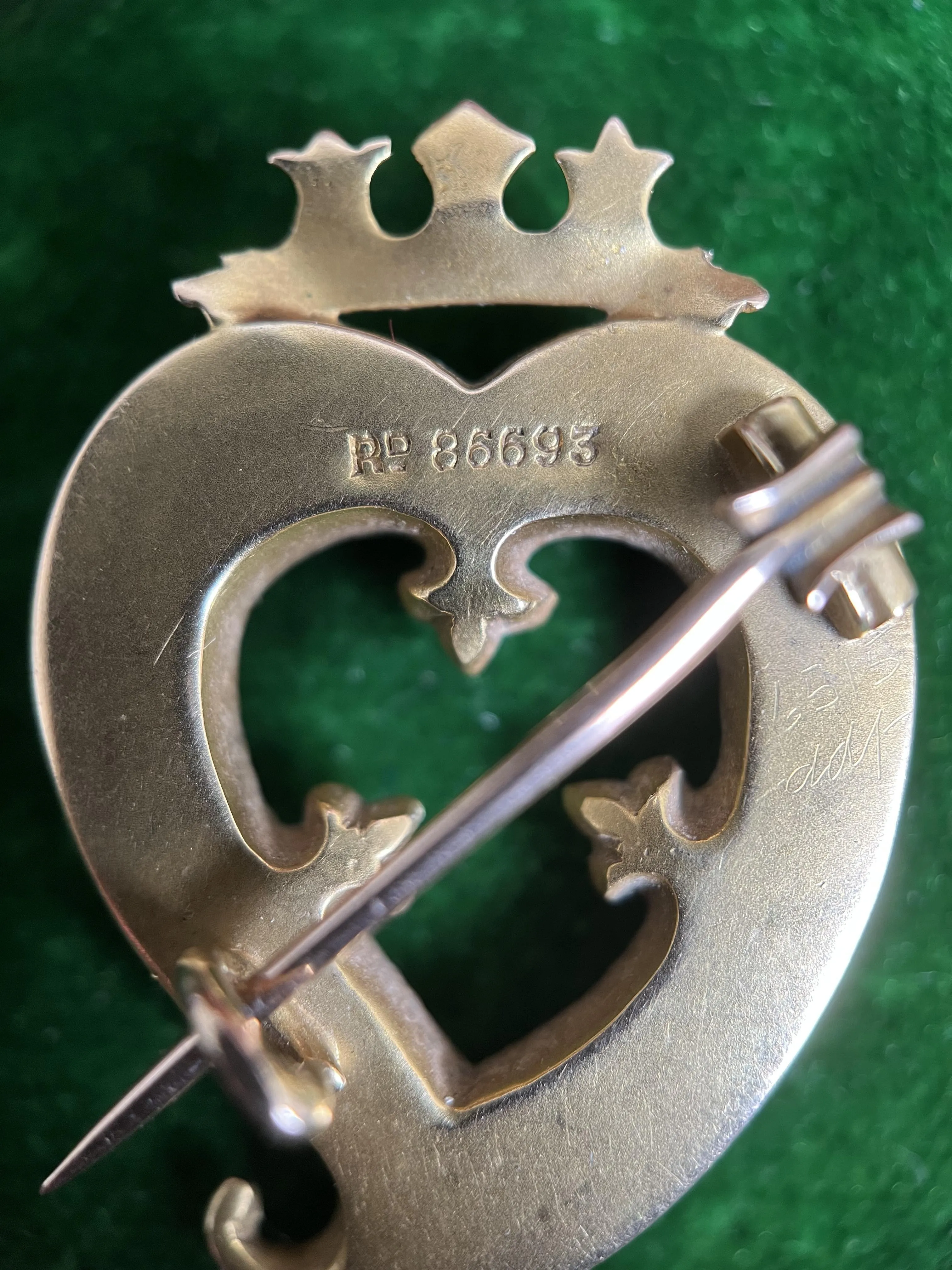 14k Gold Scottish Agate Witch's Heart Brooch | Antique Victorian Jewelry