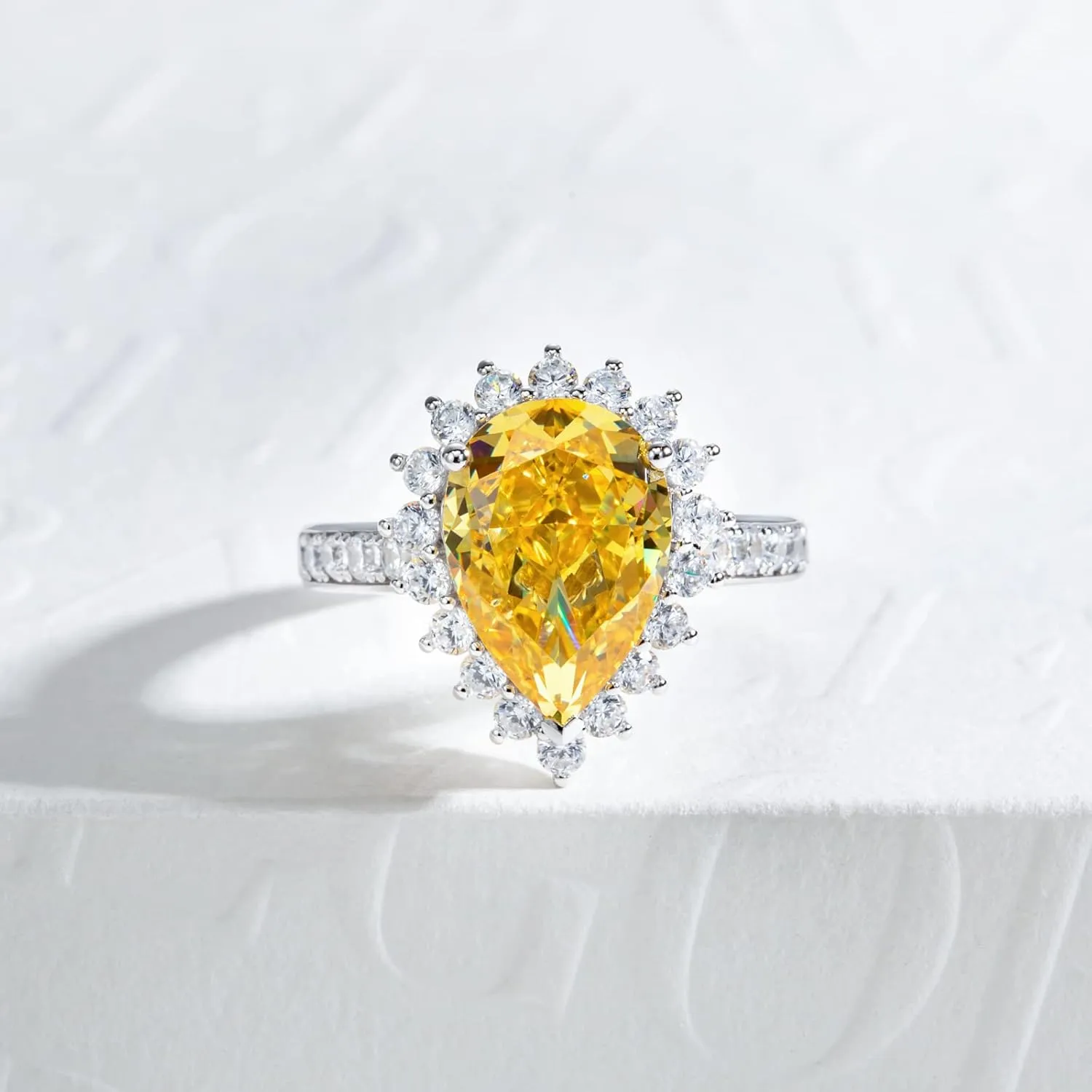 4CT-8CT Cubic Zirconia Cocktail Rings Pear Cut/Heart Cut/Radiant Cut 5A Grade Simulated Diamond CZ Statement Engagement Promise Ring for Women