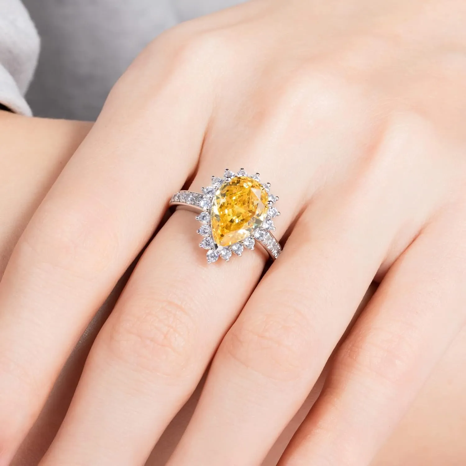 4CT-8CT Cubic Zirconia Cocktail Rings Pear Cut/Heart Cut/Radiant Cut 5A Grade Simulated Diamond CZ Statement Engagement Promise Ring for Women
