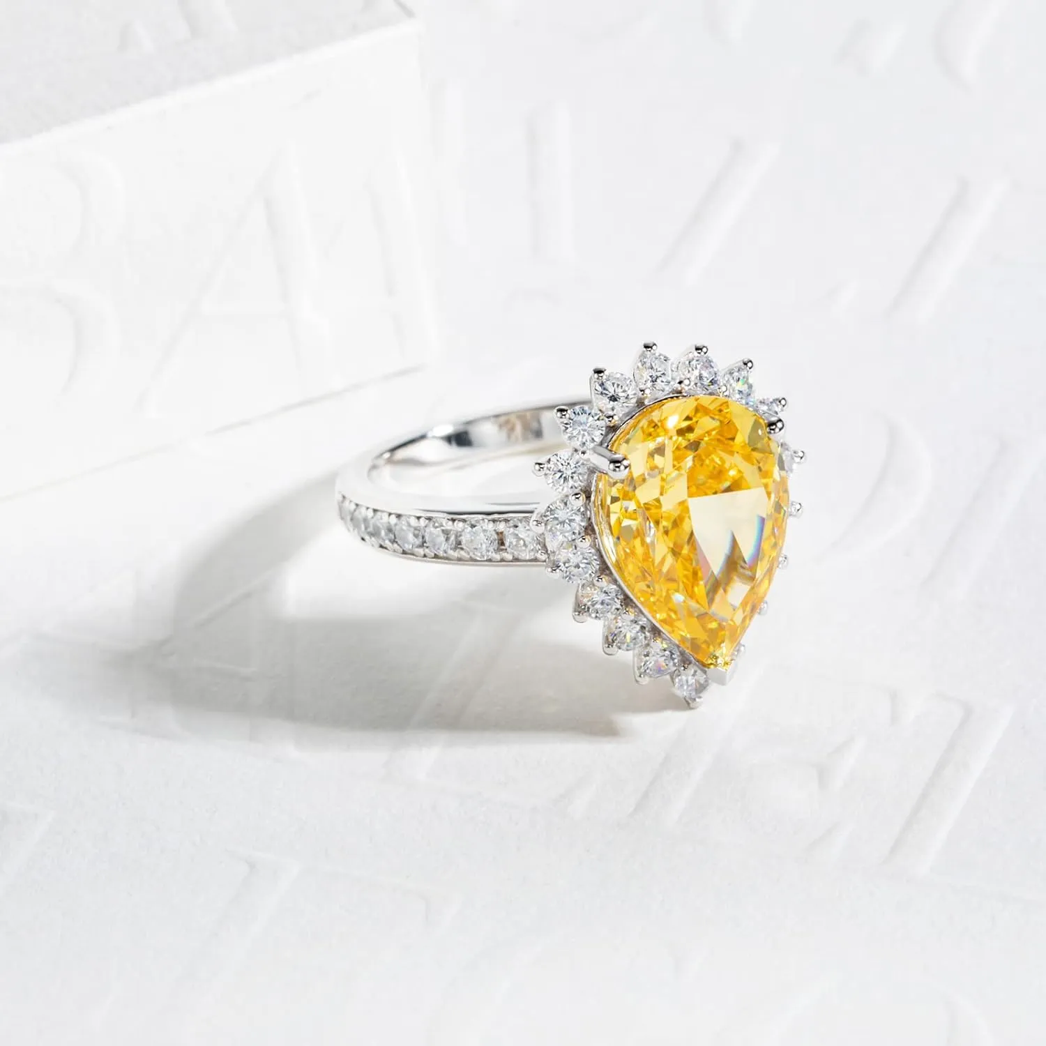 4CT-8CT Cubic Zirconia Cocktail Rings Pear Cut/Heart Cut/Radiant Cut 5A Grade Simulated Diamond CZ Statement Engagement Promise Ring for Women