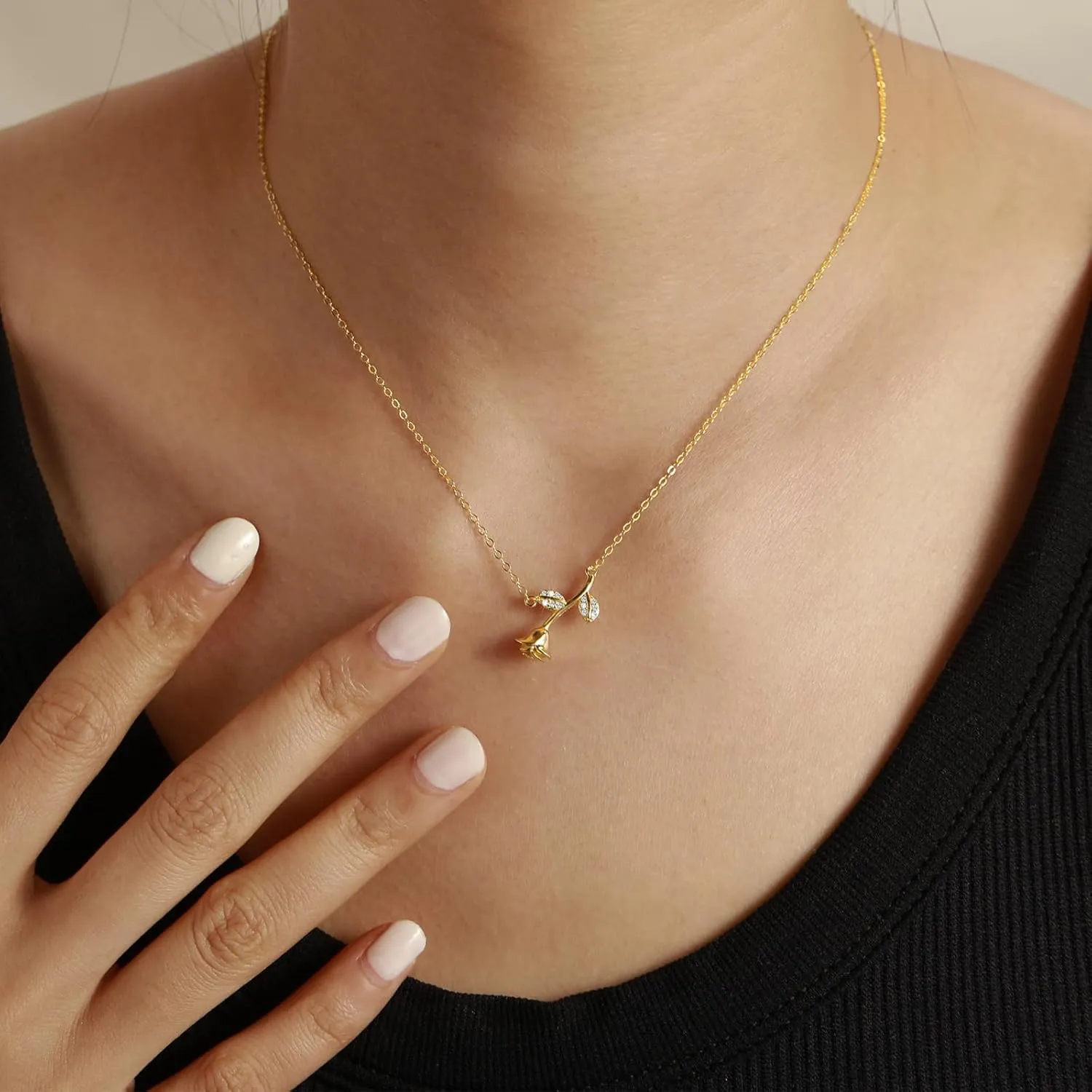 925 Sterling Silver Rose Flower Pendant Necklace for Women 14K Gold Plated CZ Rose Flower Necklace for Mother Rose Pendant Necklace Exquisite Floral Jewelry for Lover Couples Birthday Graduation Gifts