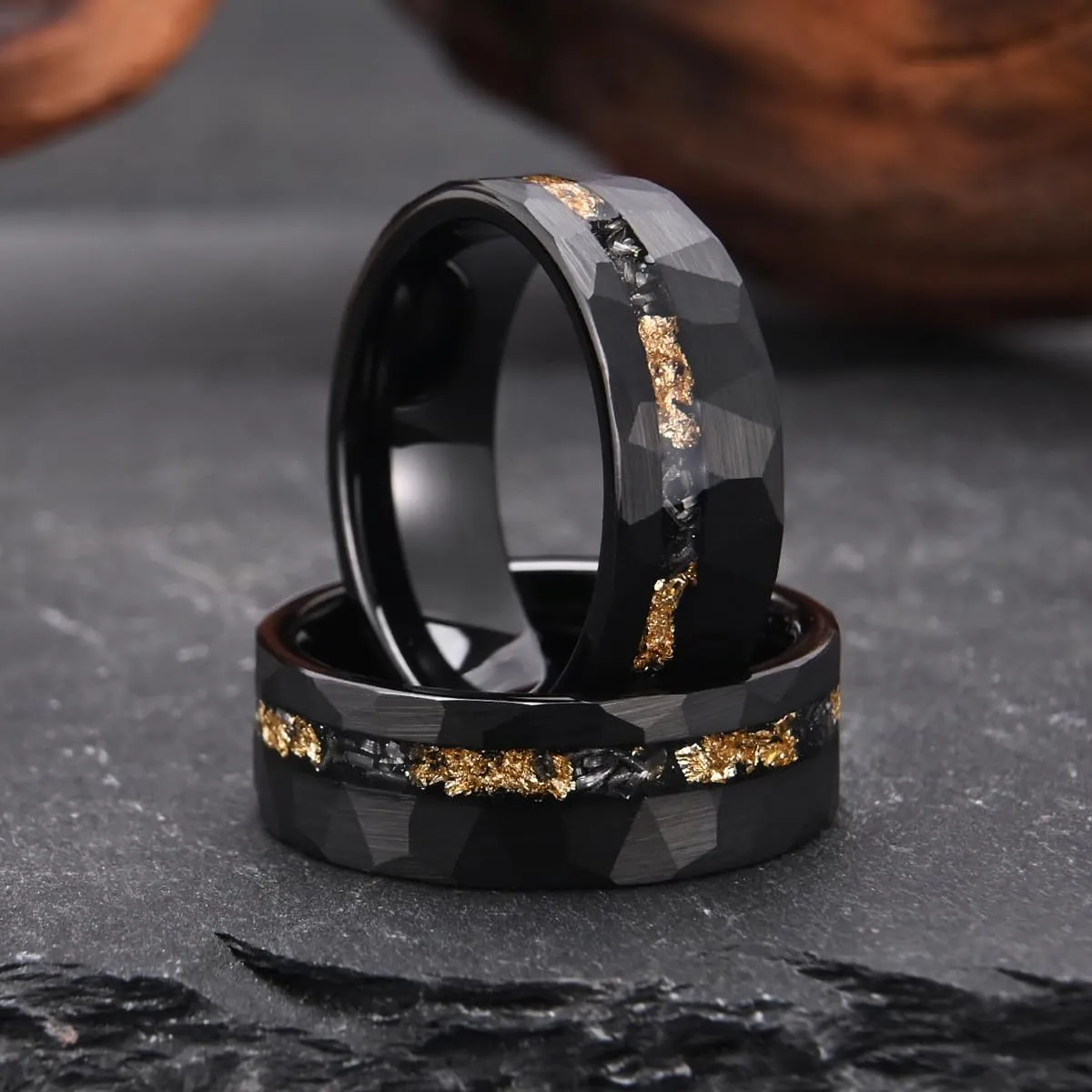 Black Hammered Tungsten Carbide Rings for Men Women 8mm Engagement Wedding Bands Matte Brushed Inlaid Gold Foil Meteorite Fragments Comfortable Fit