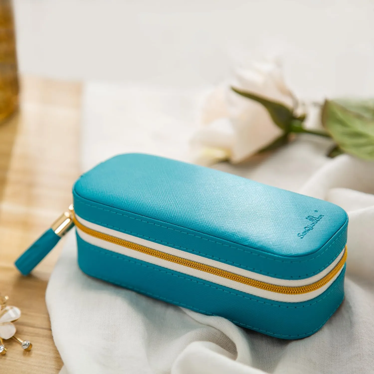 BONNY DODO Small Travel Jewelry Organizers Box for Women with PU Leather Portable Mini Jewelry Case with Compartments for Necklace Rings Earrings,Luxury Giftable Boxes (Blue green, S)