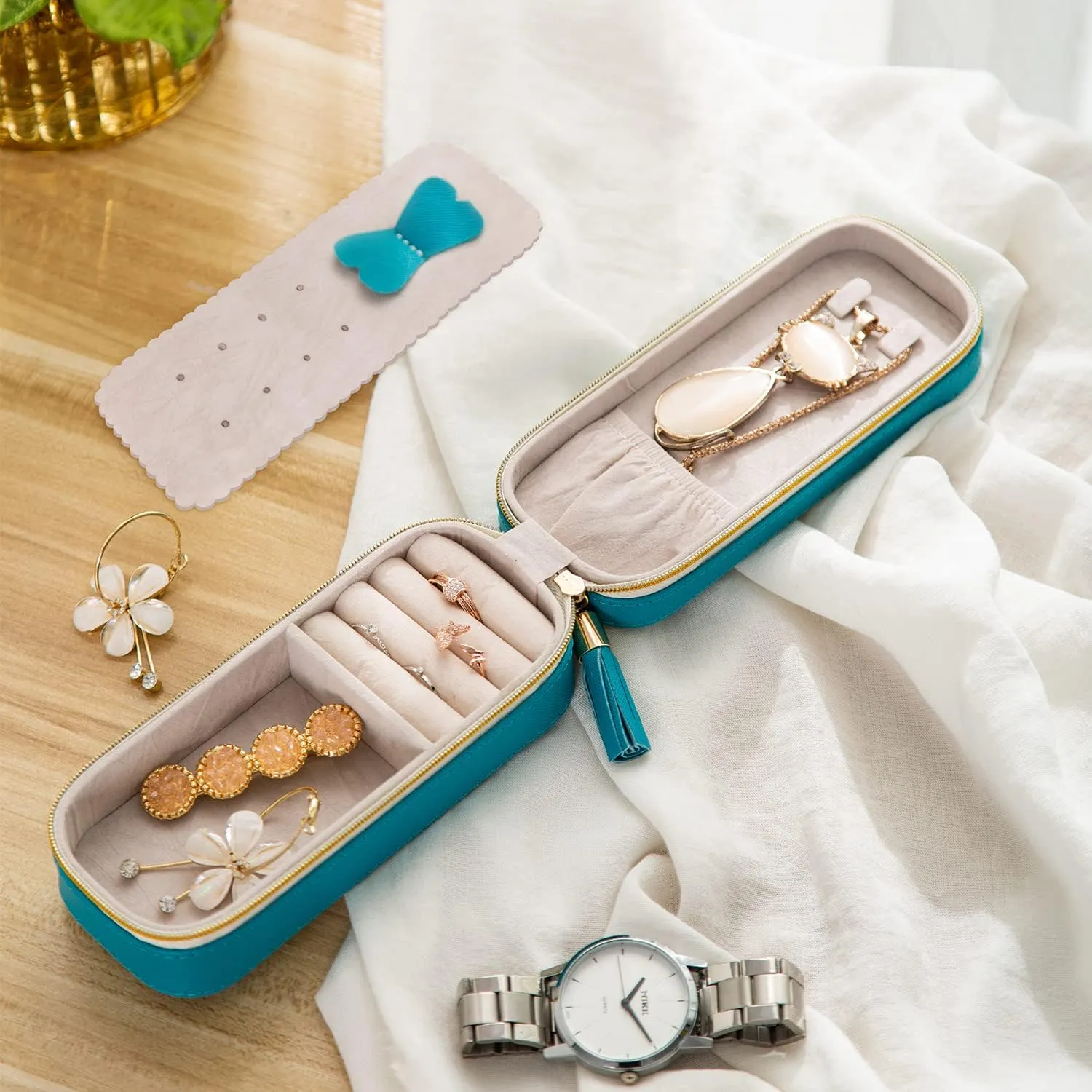 BONNY DODO Small Travel Jewelry Organizers Box for Women with PU Leather Portable Mini Jewelry Case with Compartments for Necklace Rings Earrings,Luxury Giftable Boxes (Blue green, S)