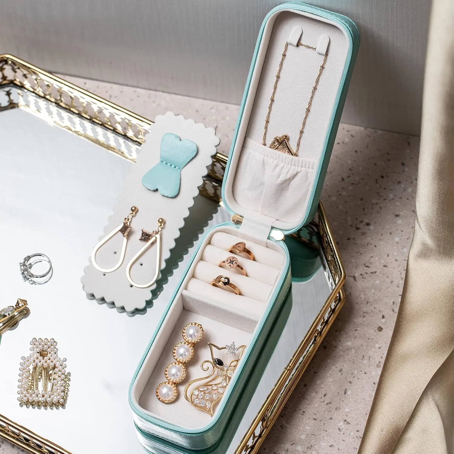 BONNY DODO Small Travel Jewelry Organizers Box for Women with PU Leather Portable Mini Jewelry Case with Compartments for Necklace Rings Earrings,Luxury Giftable Boxes (Lake Blue, S)