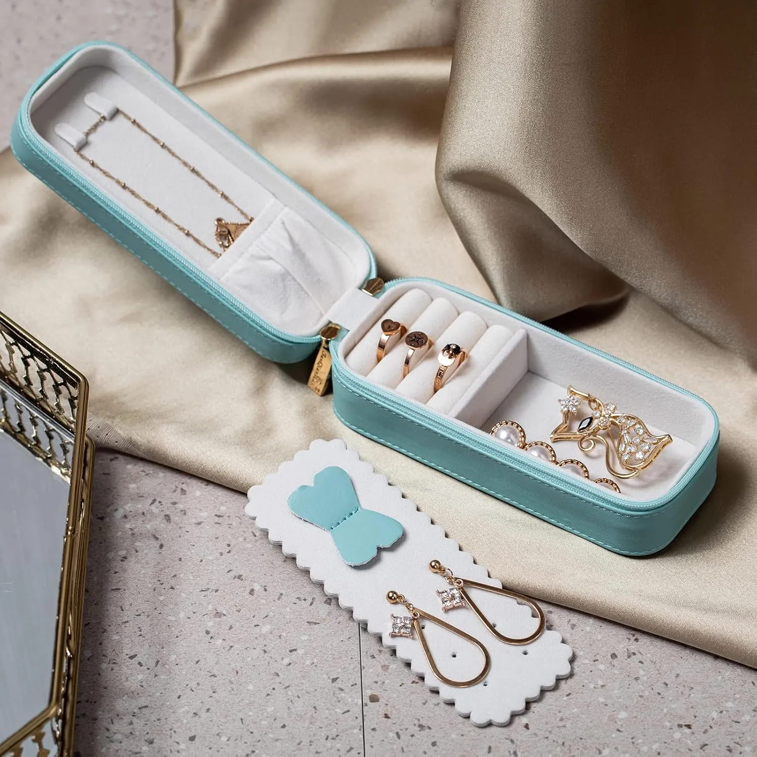 BONNY DODO Small Travel Jewelry Organizers Box for Women with PU Leather Portable Mini Jewelry Case with Compartments for Necklace Rings Earrings,Luxury Giftable Boxes (Lake Blue, S)