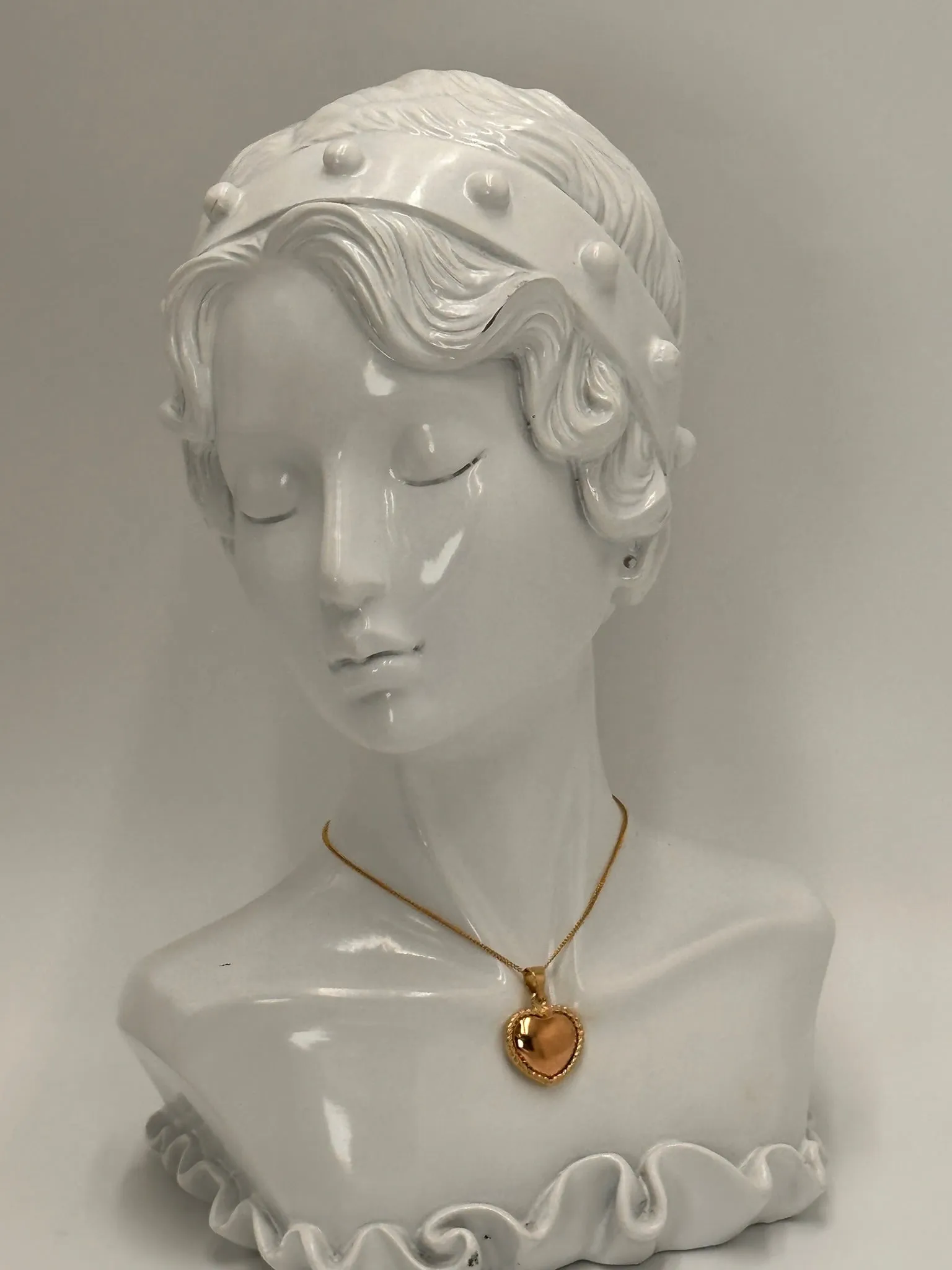 Cherished Memories Await - Exquisite 9ct Yellow Gold Puff Heart Pendant