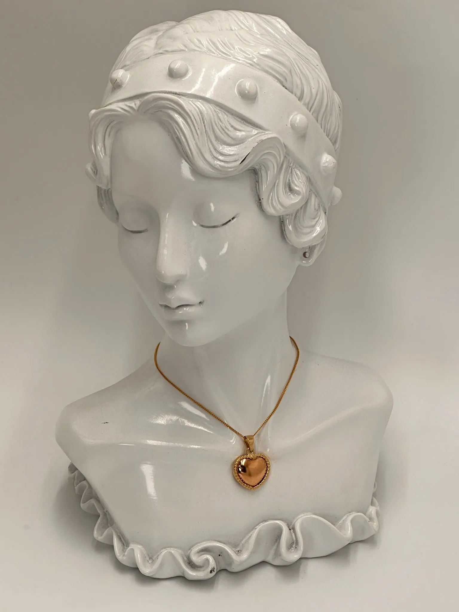 Cherished Memories Await - Exquisite 9ct Yellow Gold Puff Heart Pendant