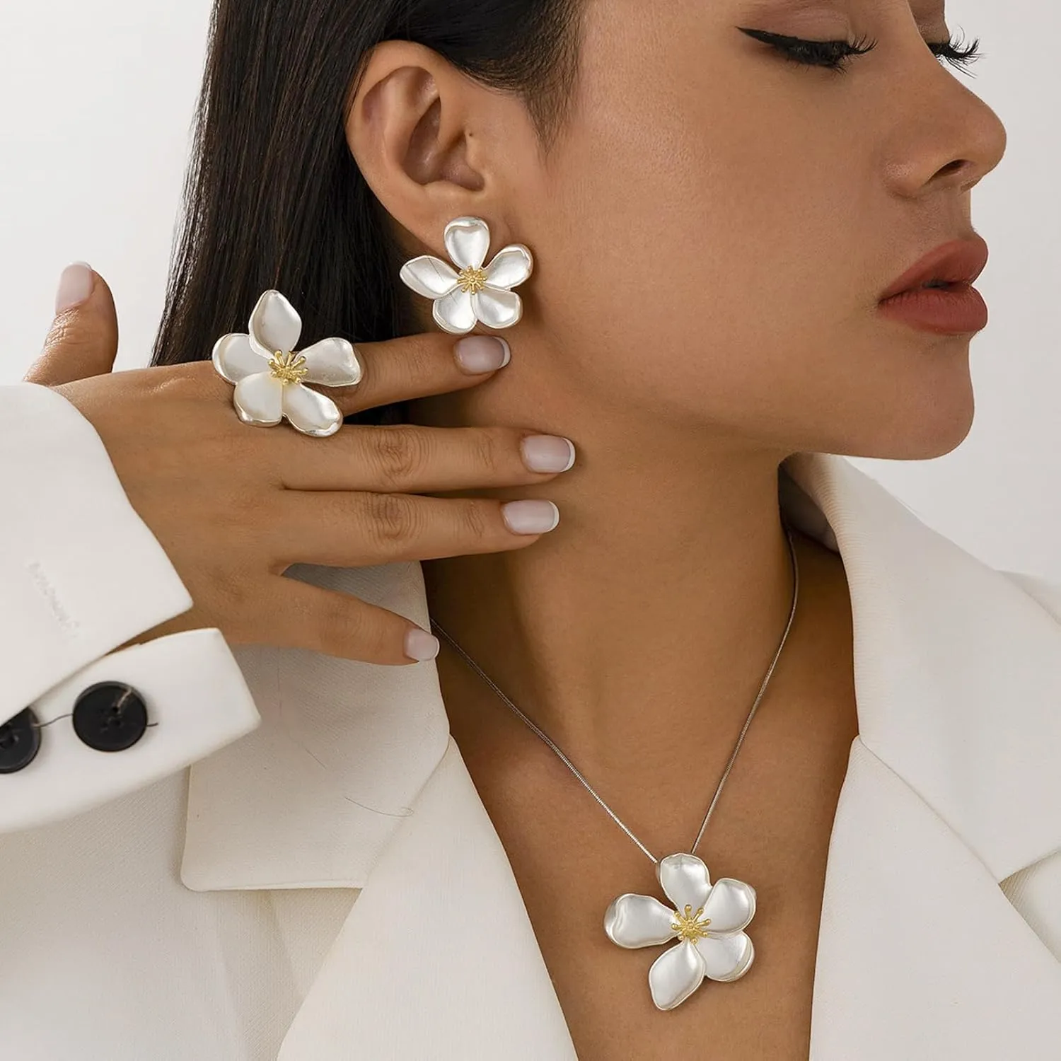 Chunky Flower Jewelry Set for Women Gold Large Flower Pendant Necklace Silver Big Floral Stud Earrings Chunky Flower Statement Ring Fashion Flower Jewelry Set