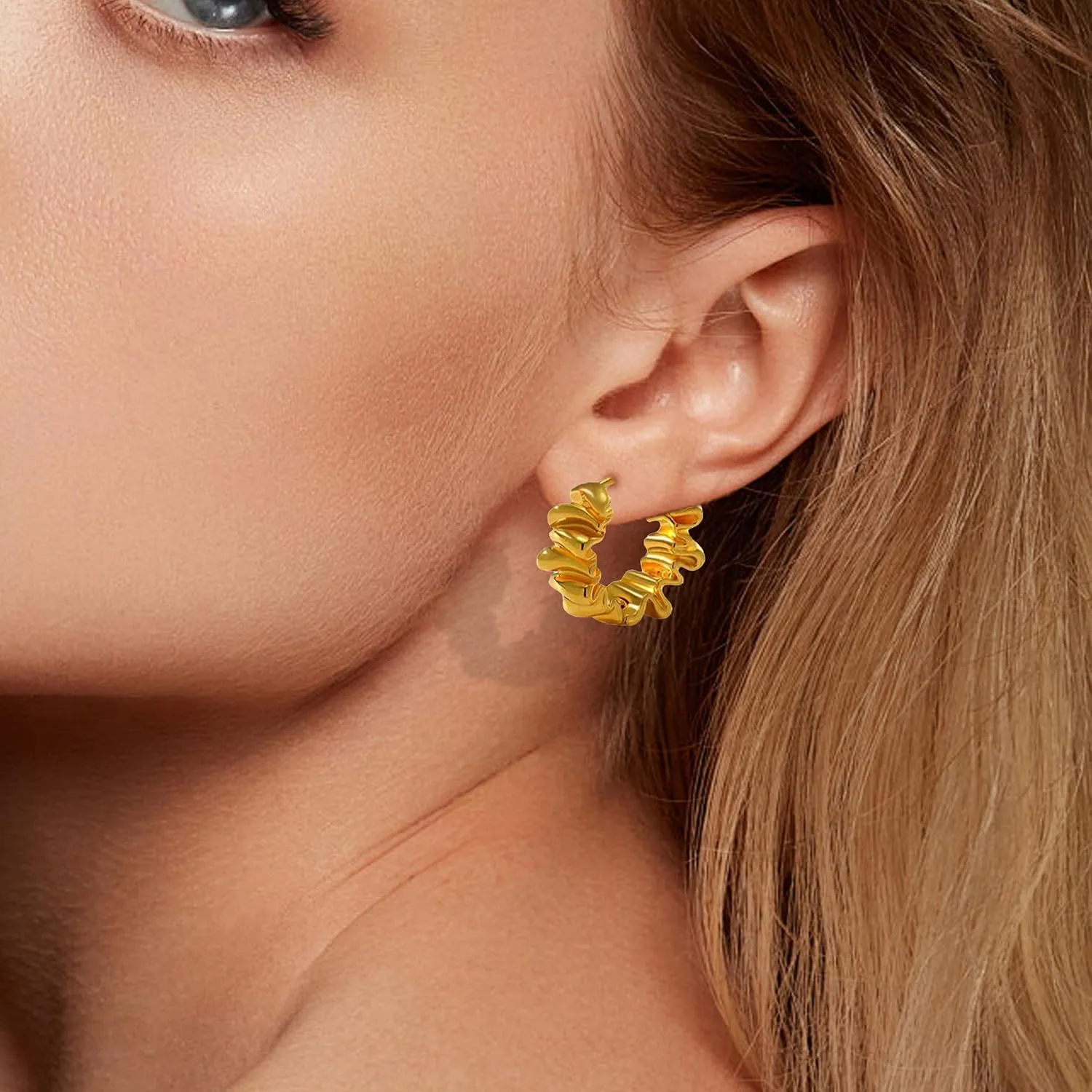 Chunky Hoop Earrings for Women Trendy 14k Gold Plated Irregular Hoop Earrings Twisted Hoop Earrings Lightweight Geometric Statement Earrings Fashion Gold Jewelry Gift