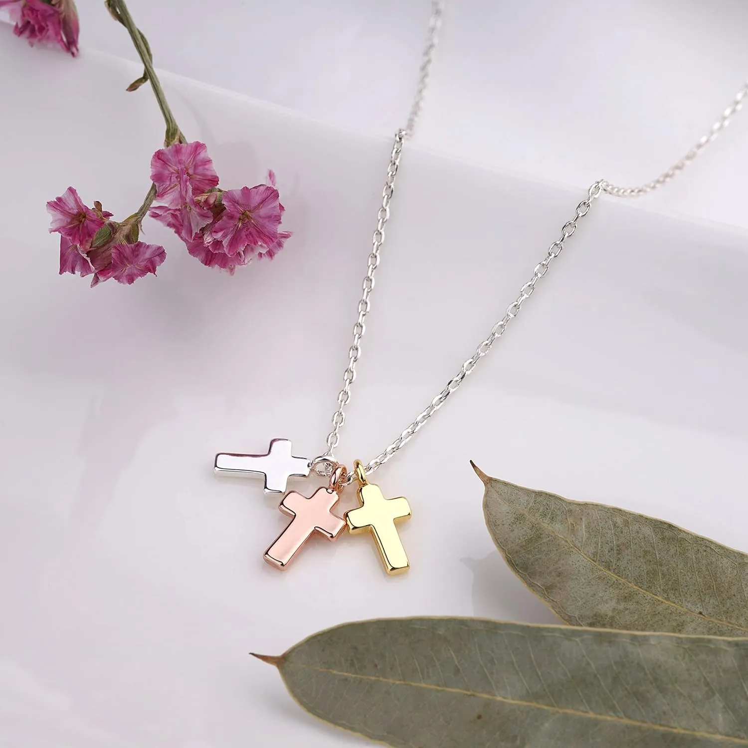 Dainty Beach Necklace for Women Gold Silver Plated Cute Starfish Pineapple Palm Tree Charm Pendant Necklace for Summer Hawaiian Boho Beach Jewelry Gift