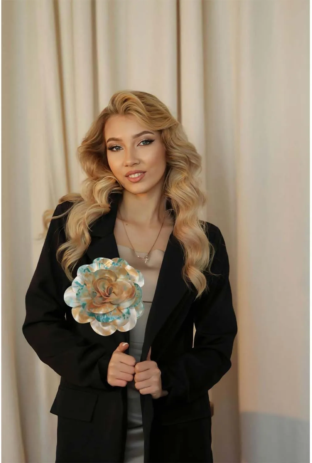 Dainty Satin Fabric Rose Flower Brooches Elegant Camellia Flower Large Brooch Lapel Pins Wedding Party Dance Banquet for Women Dress Suit Ceremony Clothes Accessories Jewelry 20cm/7.87IN