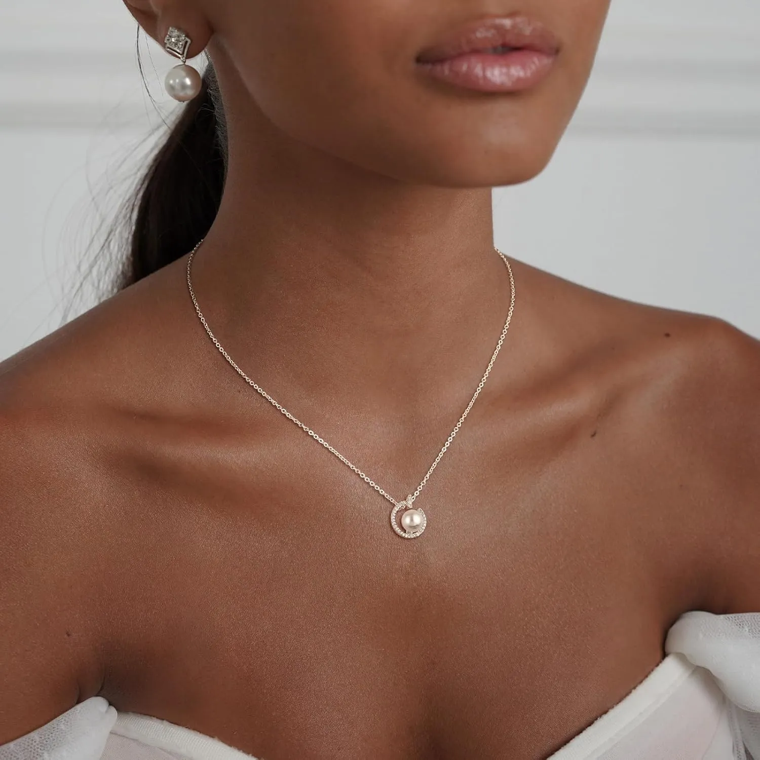 Gold Pearl Necklaces for Women, Layered 14K Gold Plated/Silver Pearl Necklace Set Trendy Layering Simple Pendant Choker Necklace Stack Fashion Jewelry