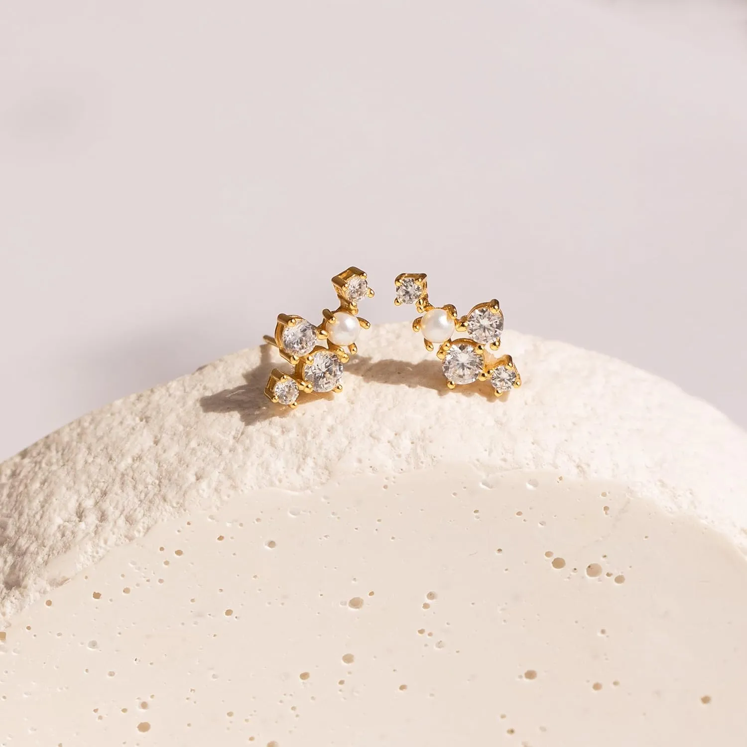 Gold Starfish&Shell Summer Earrings Dainty Gold Stud Earrings for Women Trendy Hypoallergenic 14k Statement Seashell Earrings for Women Simple Beach Summer Jewelry