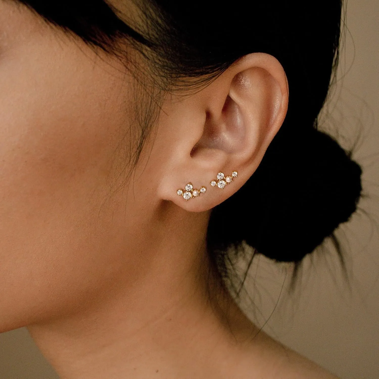 Gold Starfish&Shell Summer Earrings Dainty Gold Stud Earrings for Women Trendy Hypoallergenic 14k Statement Seashell Earrings for Women Simple Beach Summer Jewelry