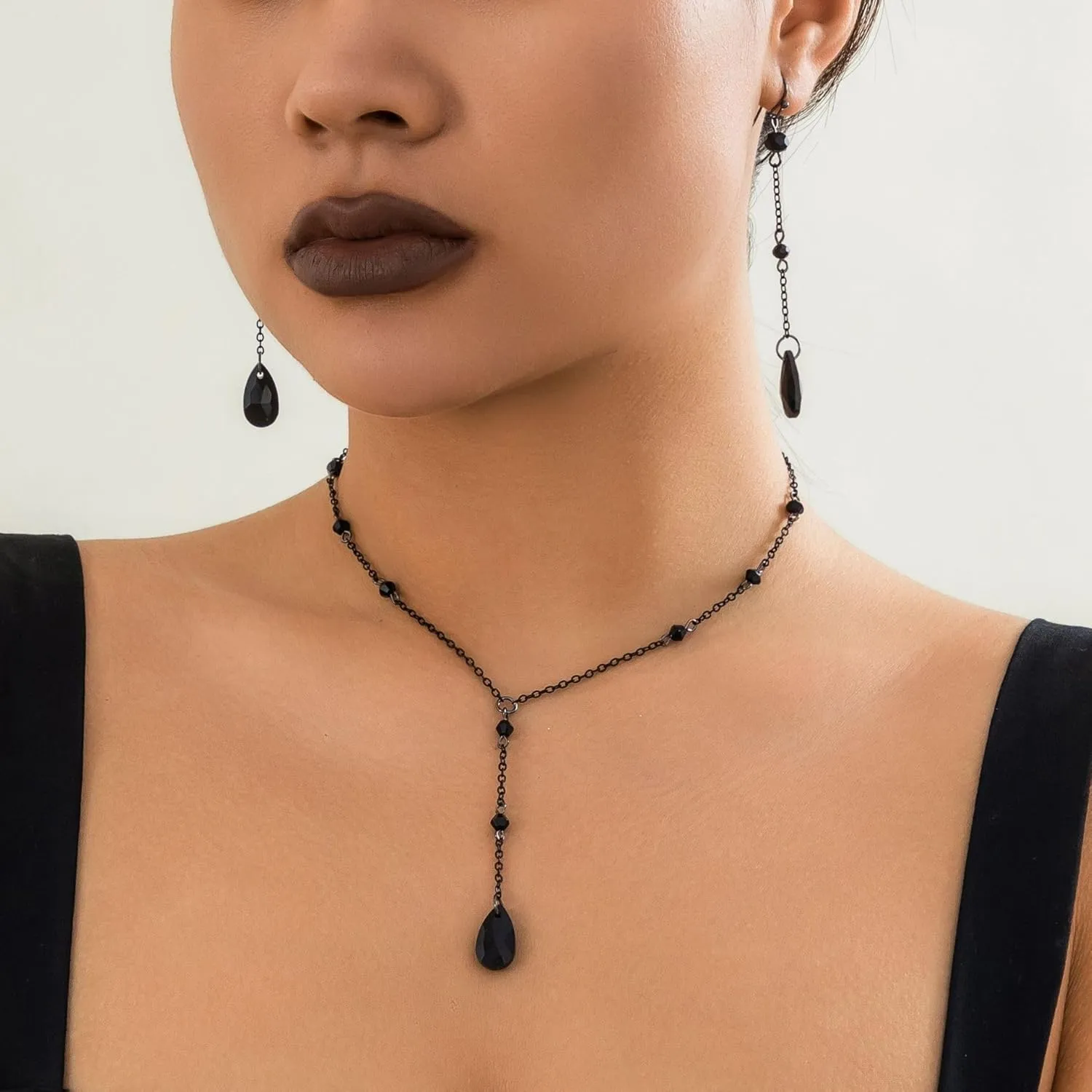 Gothic Earring Set Retro Blood Drop Tassel Necklace Black Red Crystal Bead Teardrop Punk Y Jewelry Set Vintage Halloween Christmas Jewelry for Women