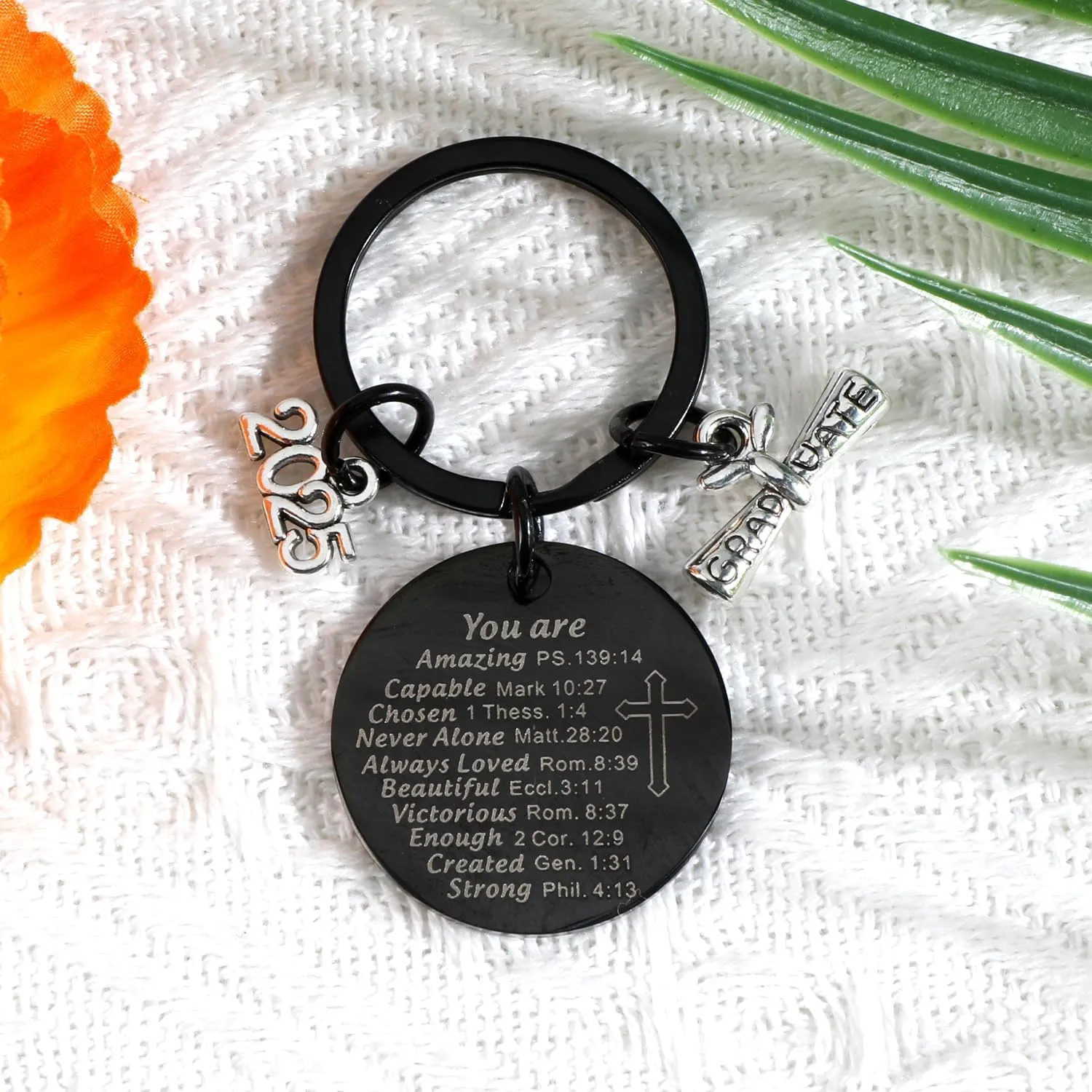 Graduation Keychain,2025 Graduation Gifts for Him Her Women Men,2025 Keychain for Graduates