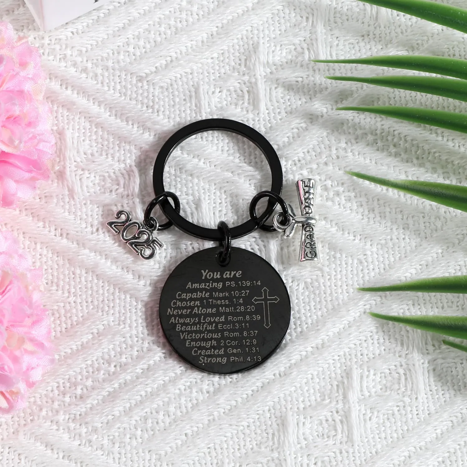 Graduation Keychain,2025 Graduation Gifts for Him Her Women Men,2025 Keychain for Graduates