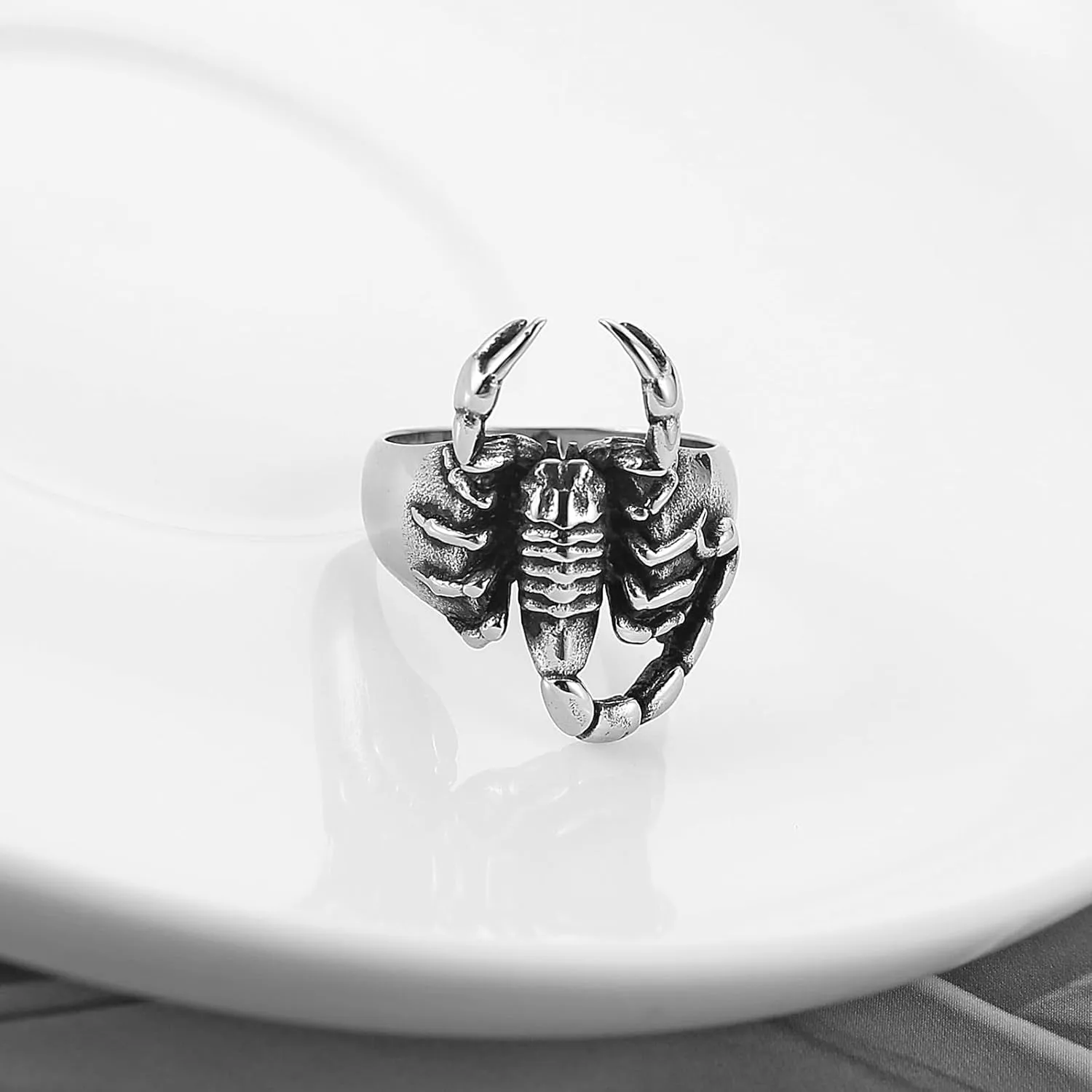 HZMAN Scorpion Ring for Men Biker Stainless Steel Gothic Ring Halloween Jewelry Gift