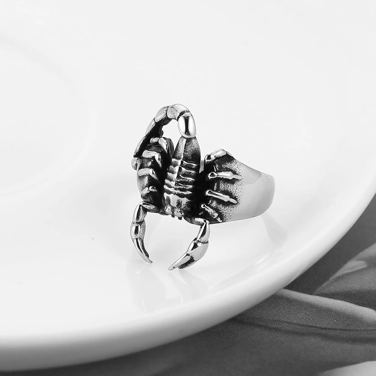 HZMAN Scorpion Ring for Men Biker Stainless Steel Gothic Ring Halloween Jewelry Gift