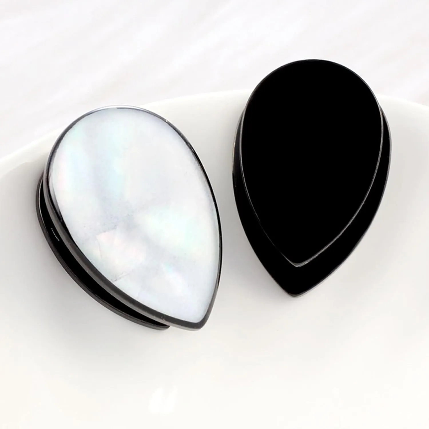 Mens Ear Gauges Plugs, Stainless Steel Tunnels for Ears Women Teardrop Shape with Shell Pierced Earrings for Women 2pcs