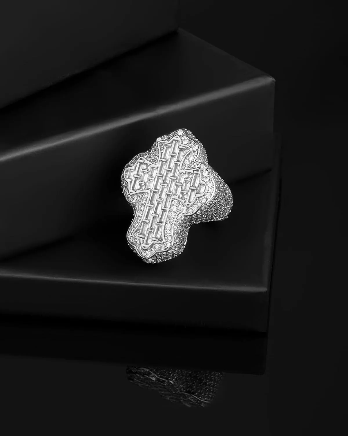 Men's Fully Iced Out 14K Gold Plated Hip Hop Rings, CZ Simulated Diamond Ring for Men, Punky Rapper Style Finger Charm, Baguette Cross Pinky Ring Underground College Event Fashion Jewelry Gift