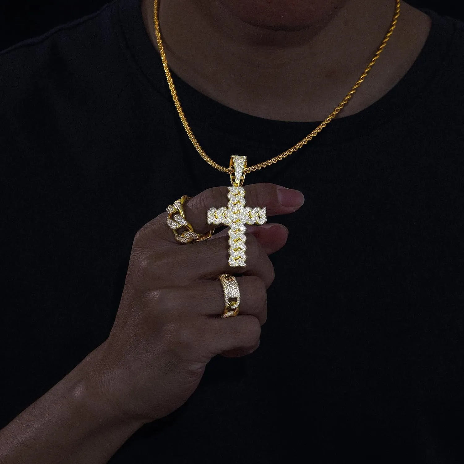 Moissanite Cross Necklace 2.7 Carat Iced Out Moissanite Cross Pendant 925 Sterling Silver Cross Chain Necklace D Color VVS1 18k Gold Plated Christian Pendant