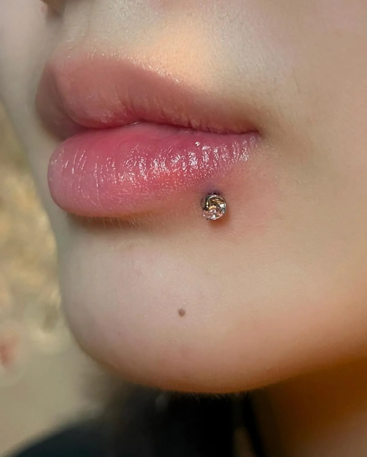 Ocptiy 20G 18G 16G Push in Theadless Nose Rings Studs Hypoallergenic Lip Labret Jewelry Flat Back Nose Stud Stainless Steel Cartilage Helix Tragus Earrings for Women Men 6mm 7mm 8mm Bars Diamond 3mm