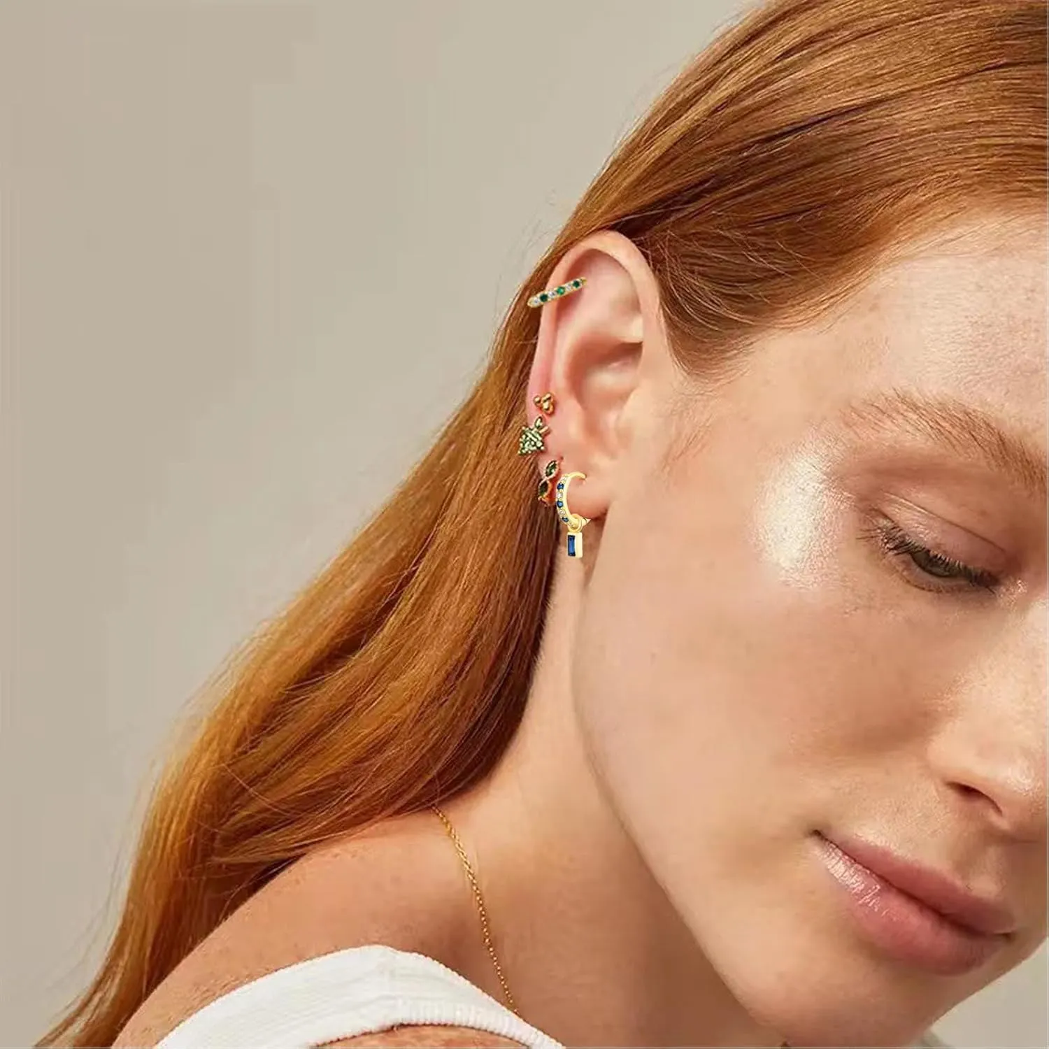 Small Gold Huggie Hoop Earrings For Women Emerald Green Earrings With Green Heart Drop Gold Plated Hoop Earrings Hypoallergenic Cubic Zirconia Dangle Green Jewelry For Gift