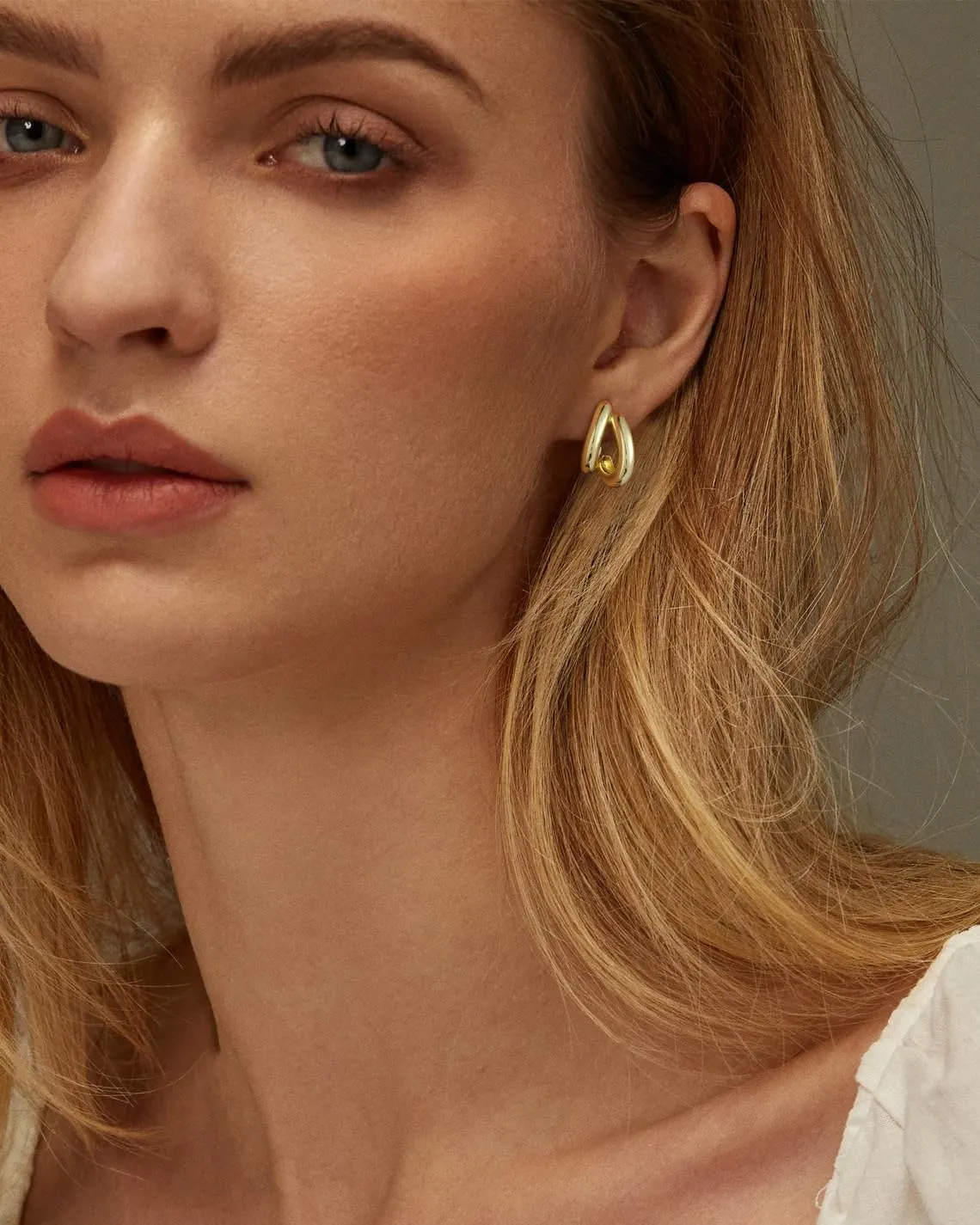 Trendy Double Hoop Earrings 14K Gold Plated Simple Earrings for Women Dainty Small Hoop Earrings for Women Double Tiny Twist Pearl Gold Huggie Hoop Earrings Minimalist Earrings for Women
