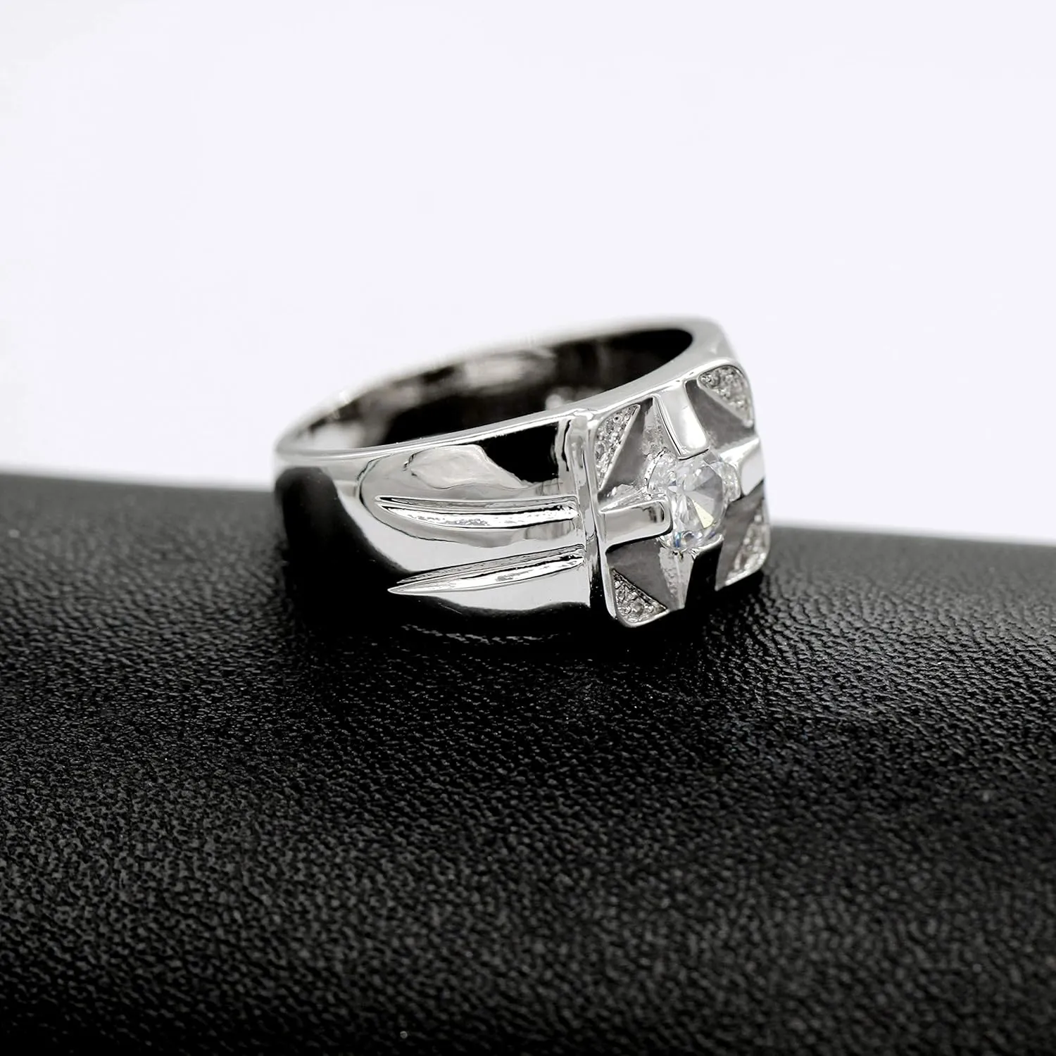 Uloveido Gold Plated Wedding Band Rings for Women and Men Anniversary Birthday Jewelry Rings KR120