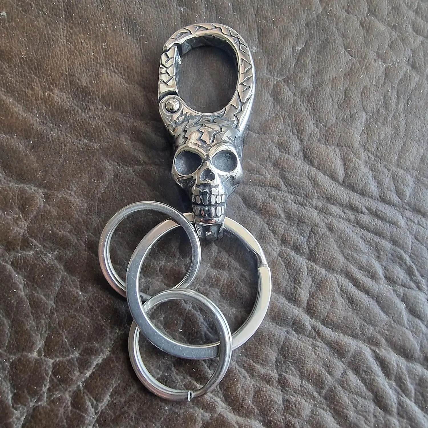 VALHALLA Steel car keychain EAGLE decorated for keys Amulet for Men and Women