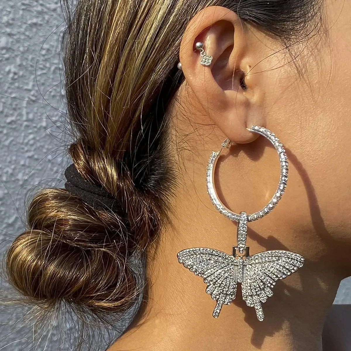 Wiwpar Large Butterfly Hoop Dangle Earrings Sparkly Rhinestone Butterfly Earrings Fashion Round Circle Open Hoop Dangle Earrings for Women Girls