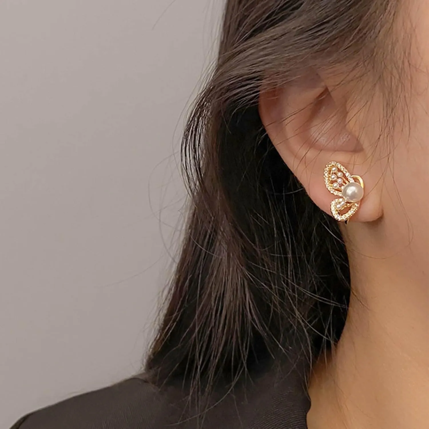 YienDoo Crystal Butterfly Stud Earrings Vintage Pearl Butterfly Wing Dangle Earrings Gold Wedding Rhinestone Wing Earrings Statement Pearl Butterfly Stud Prom Earrings Jewelry for Women